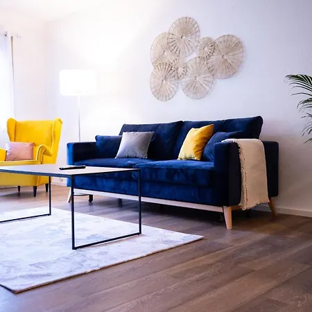 Design-ferienwohnung In Bad Neuenahr: Platz Fuer 4, Kueche, Wifi, Netflix *