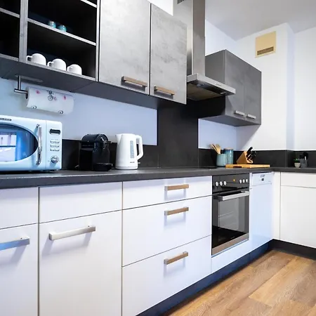 아파트 Design-ferienwohnung In Bad Neuenahr: Platz Fuer 4, Kueche, Wifi, Netflix