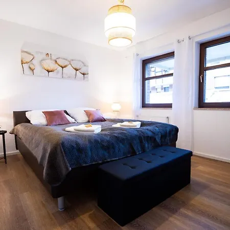 Design-ferienwohnung In Bad Neuenahr: Platz Fuer 4, Kueche, Wifi, Netflix 바트노이에나르아르바일러