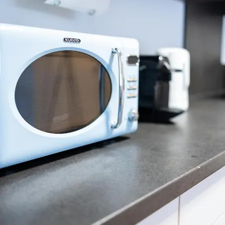 아파트 Design-ferienwohnung In Bad Neuenahr: Platz Fuer 4, Kueche, Wifi, Netflix 바트노이에나르아르바일러