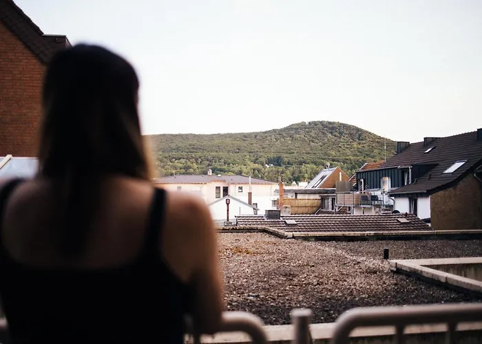 Design-ferienwohnung In Bad Neuenahr: Platz Fuer 4, Kueche, Wifi, Netflix