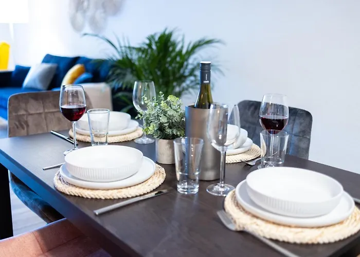 Design-ferienwohnung In Bad Neuenahr: Platz Fuer 4, Kueche, Wifi, Netflix