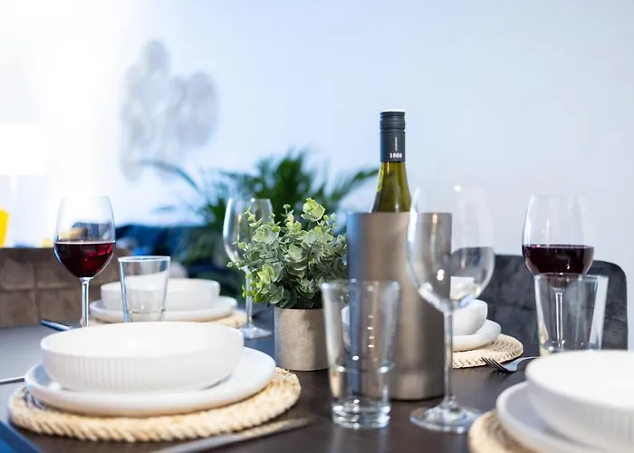 Design-ferienwohnung In Bad Neuenahr: Platz Fuer 4, Kueche, Wifi, Netflix アパート