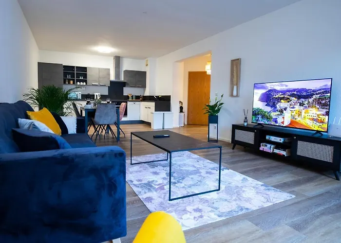 Design-ferienwohnung In Bad Neuenahr: Platz Fuer 4, Kueche, Wifi, Netflix Bad Neuenahr-Ahrweiler